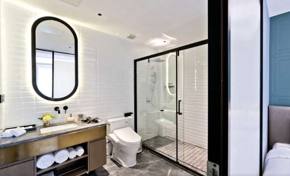 珠海璃上酒店（情侶路海濱泳場店）