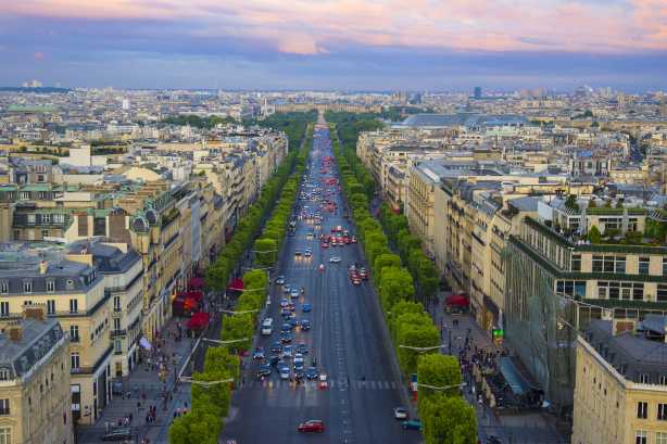 ถนนช็องเซลีเซ (Champs-Élysées)