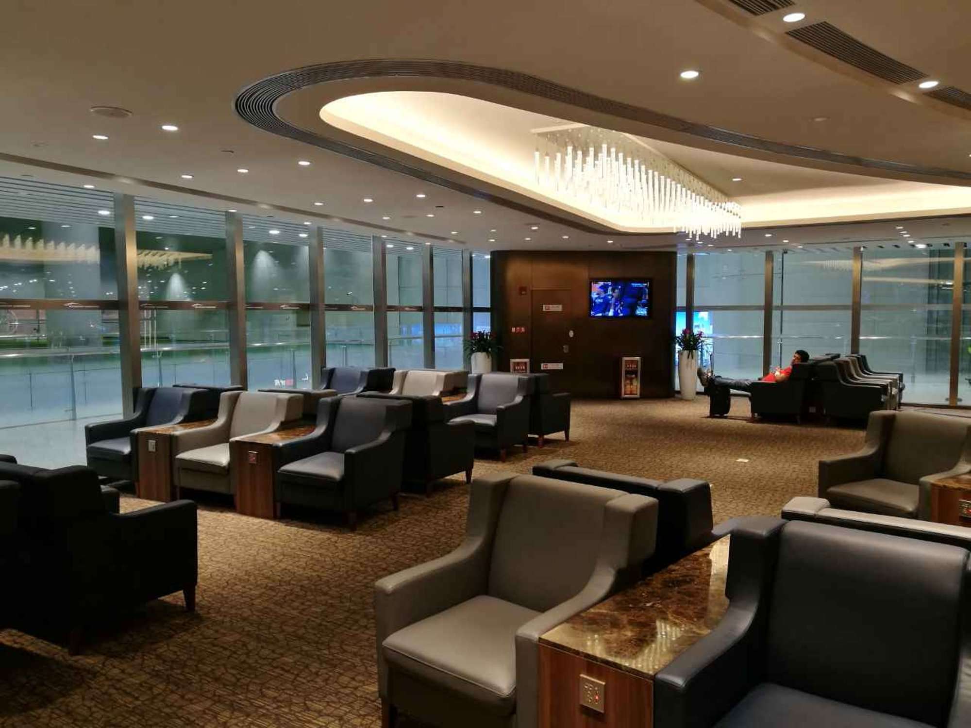 First Class Lounge 9