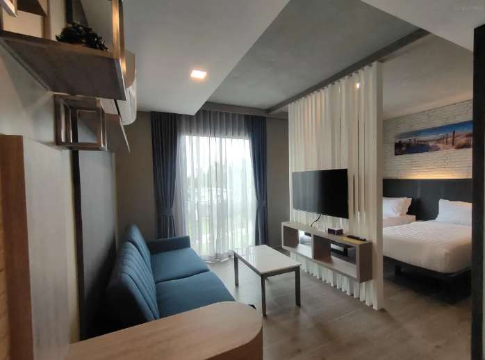 บีบี เฮาส์ แปดริ้ว