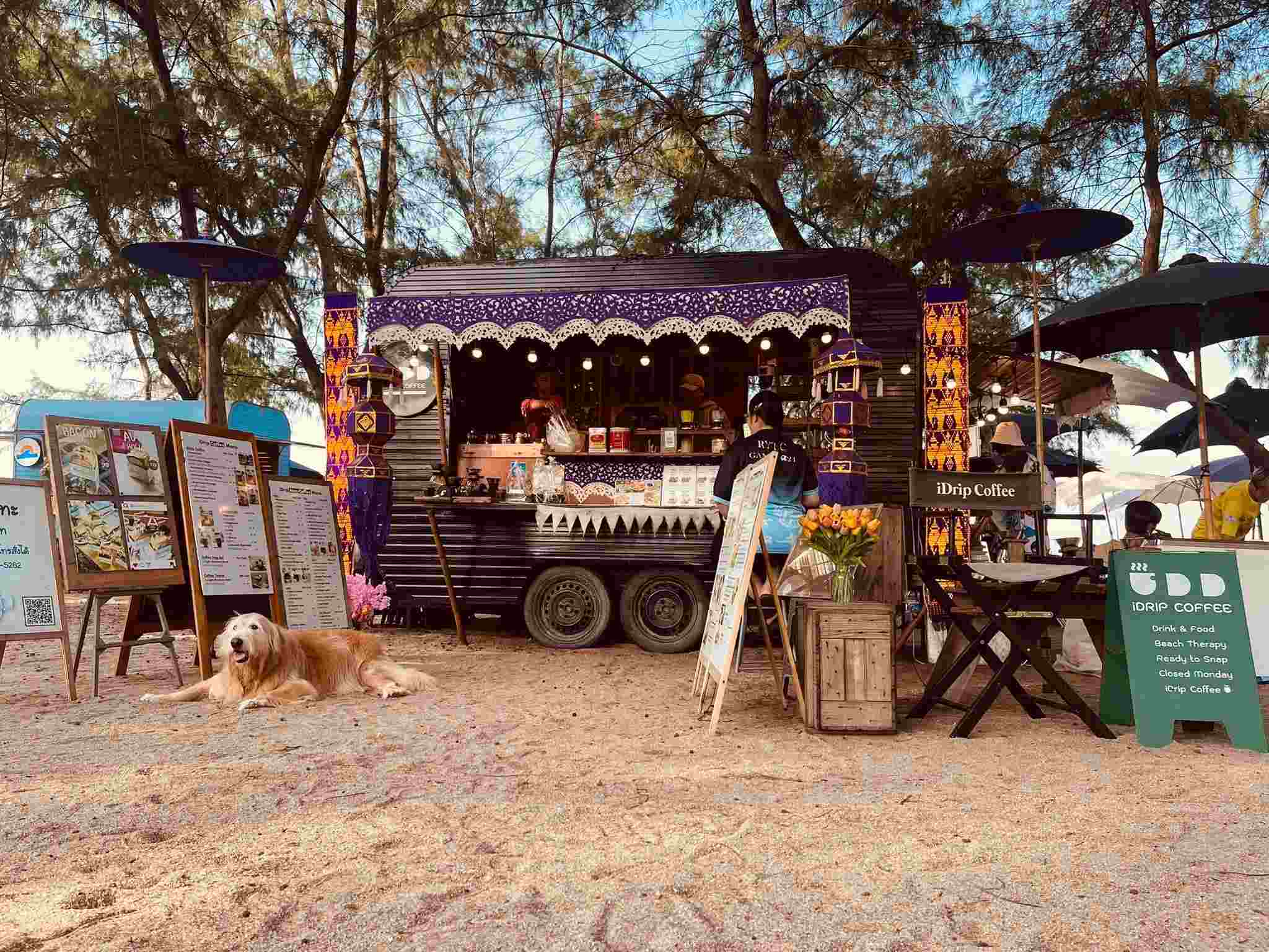 หน้าร้าน IDrip Coffee Lab ริมหาดแหลมเจริญ