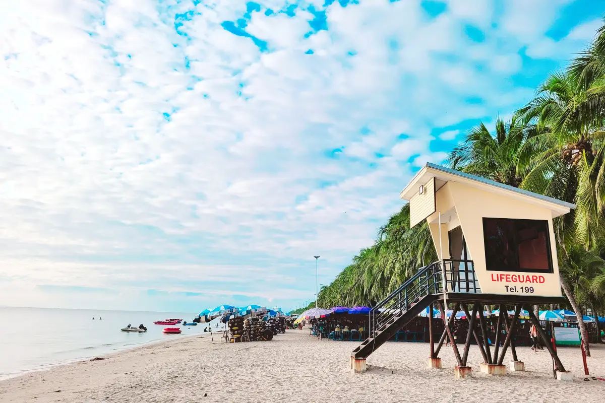 ชายหาดบางแสน