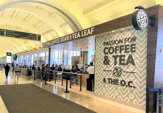 Coffee Bean & Tea Leaf café inside John Wayne Airport