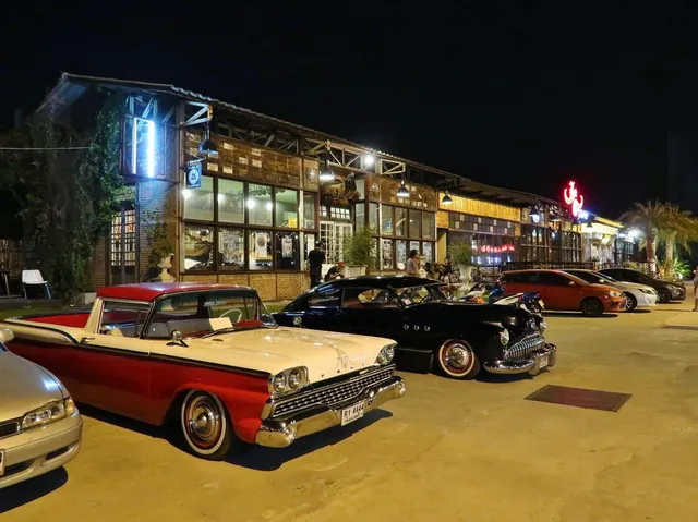 vintage cars at Ratchada Rot Fai Train Market