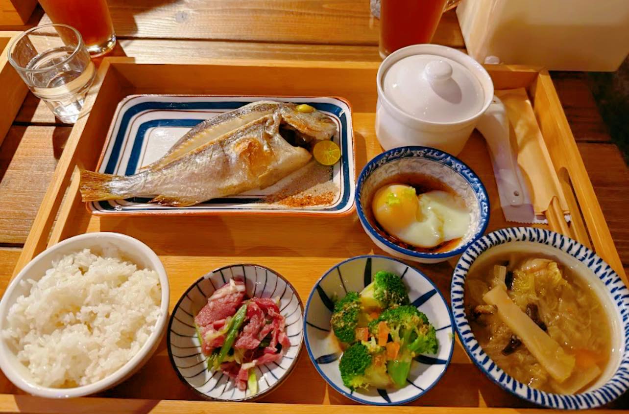 二漁咖啡鮮魚定食