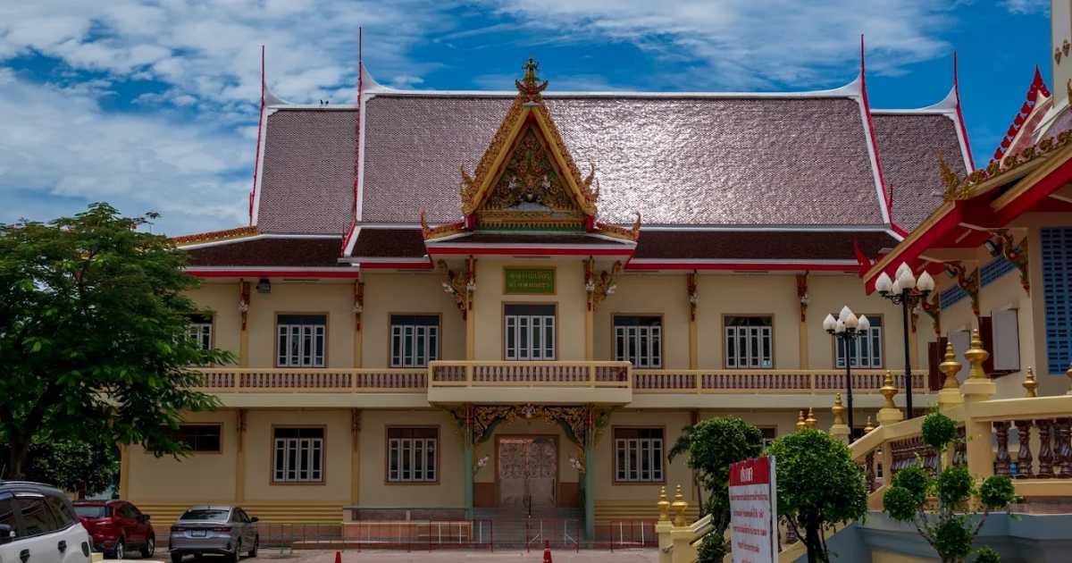 วัดในสองวิหาร