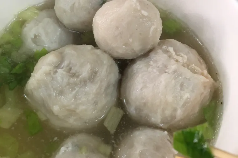 ลูกชิ้นปลาต้นตำรับชาวเกาะ