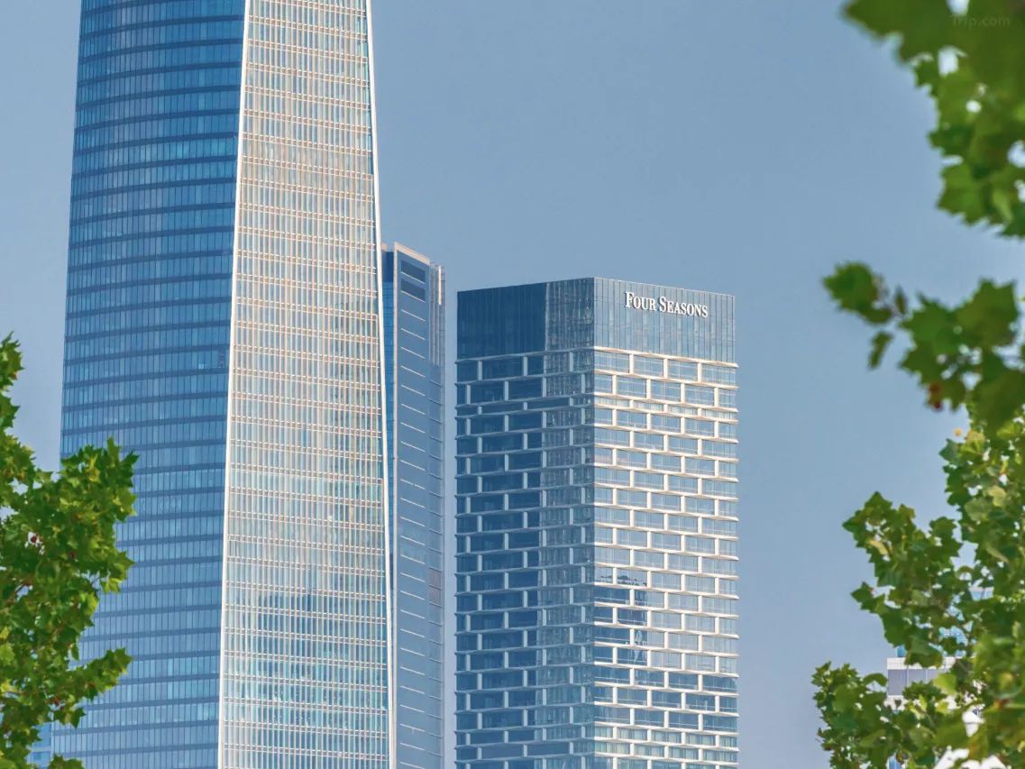 ตัวอาคารของโรงแรมFour Seasons Hotel Tianjin 