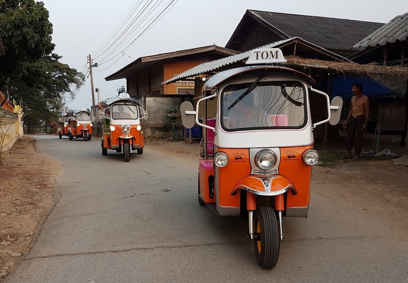Tuk Tuk 車