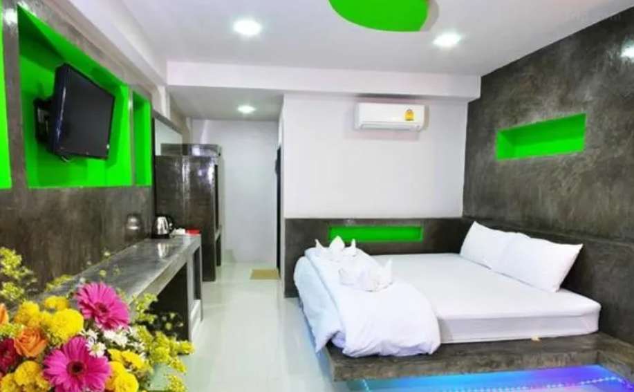 แจ่มจันทร์ รีสอร์ท แก่งกระจาน