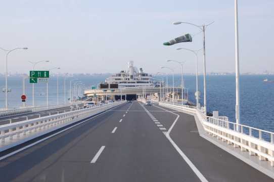 海ほたる