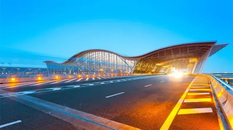 Transferring Between Shanghai Airports