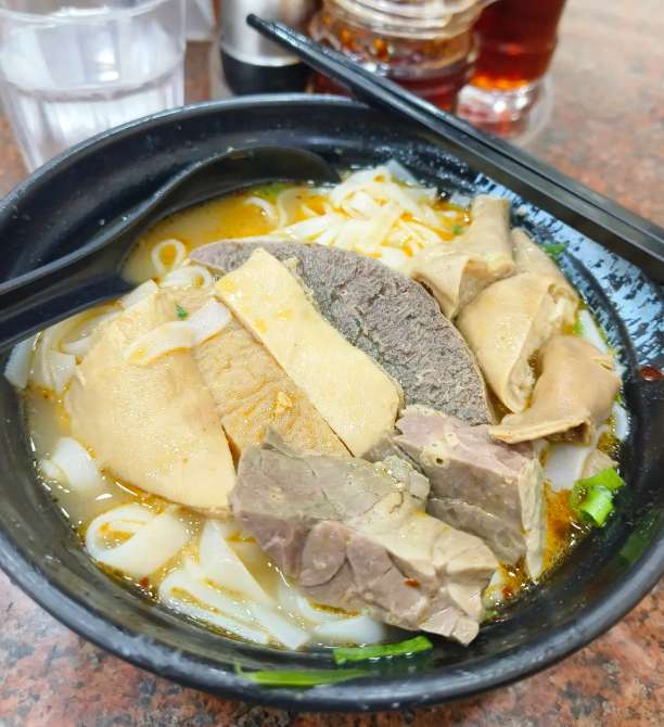 大圍宵夜, 鹿苑粉麵餐廳