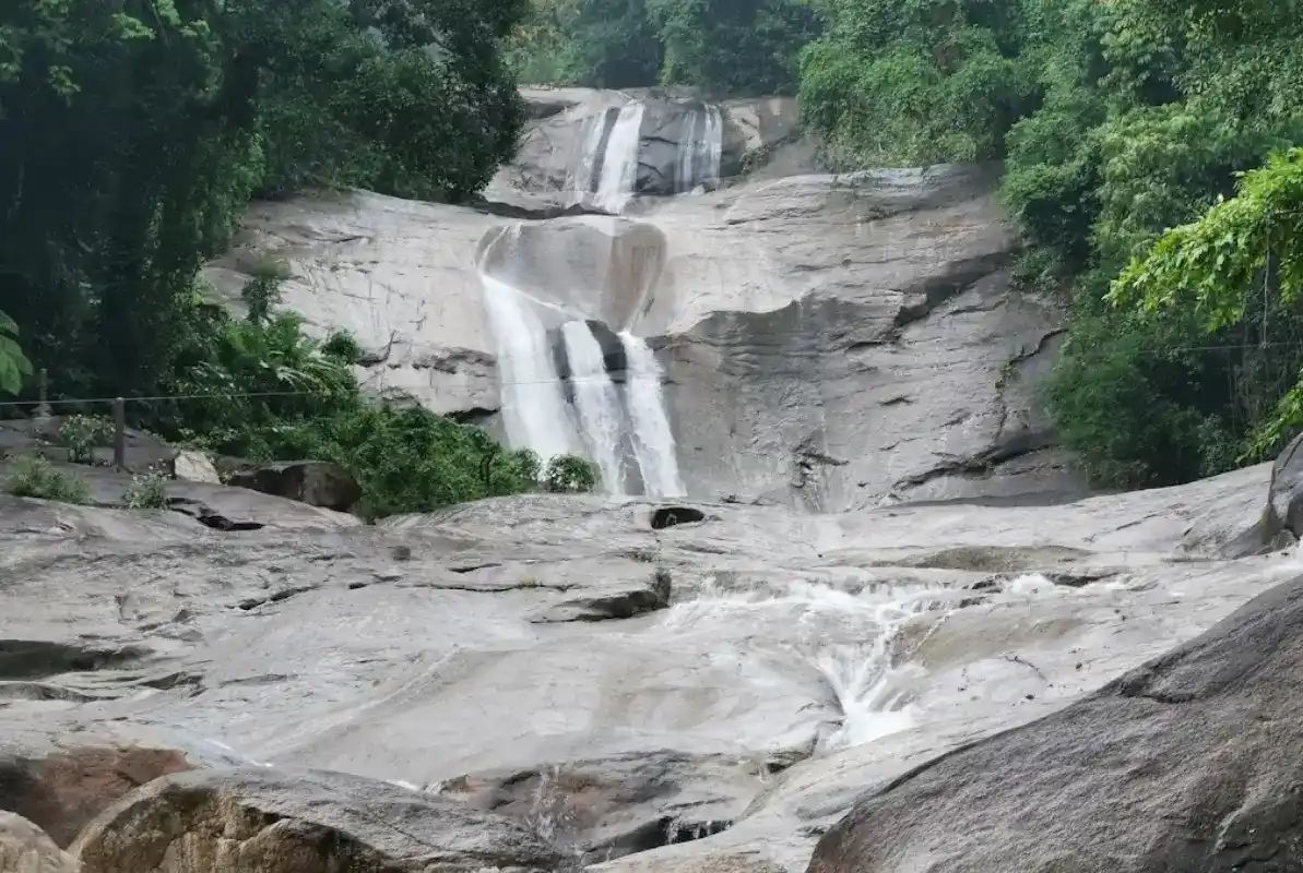 น้ำตกพรหมโลก