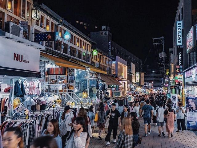 20 สตรีทฟู้ดเกาหลี 2569 อร่อยฟินถึงถิ่น พร้อมพิกัดย่านดังที่สายกินห้ามพลาด | Trip.com