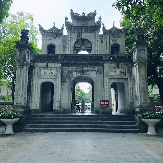 Quán Thánh Temple