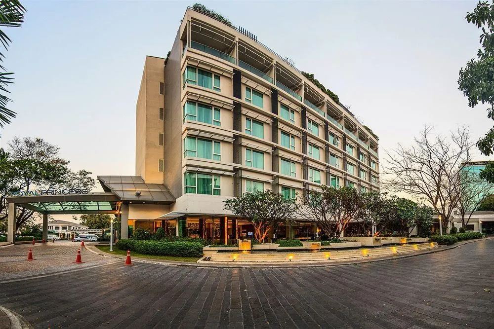 Royal Princess Larn Luang Hotel-1