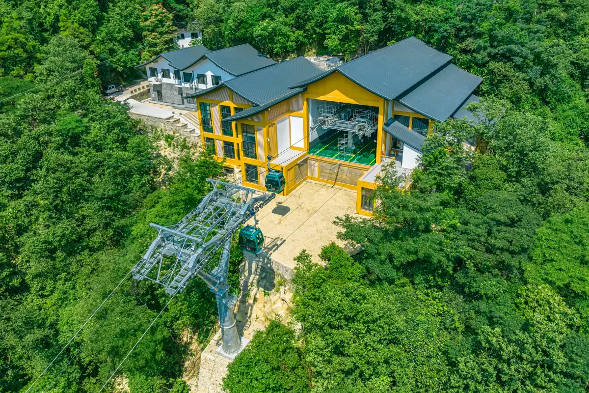 หุบเขาว่อหลงแห่งภูเขาต้าจาง