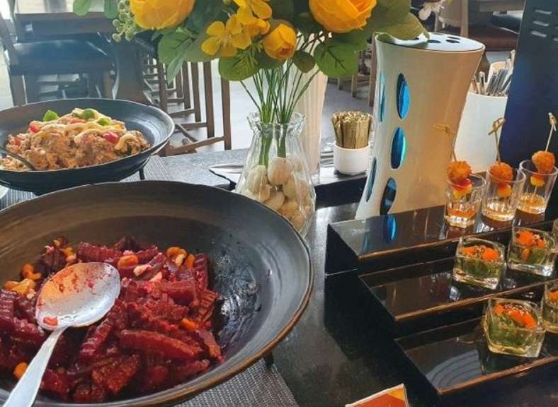 อาหารในเลานจ์สนามบินภูเก็ต