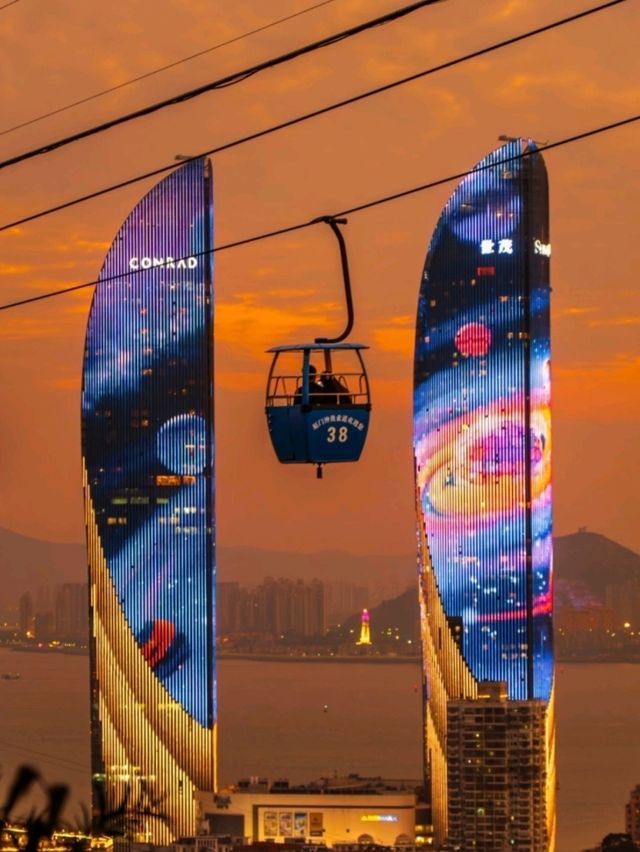 鐘鼓索道與雙子塔