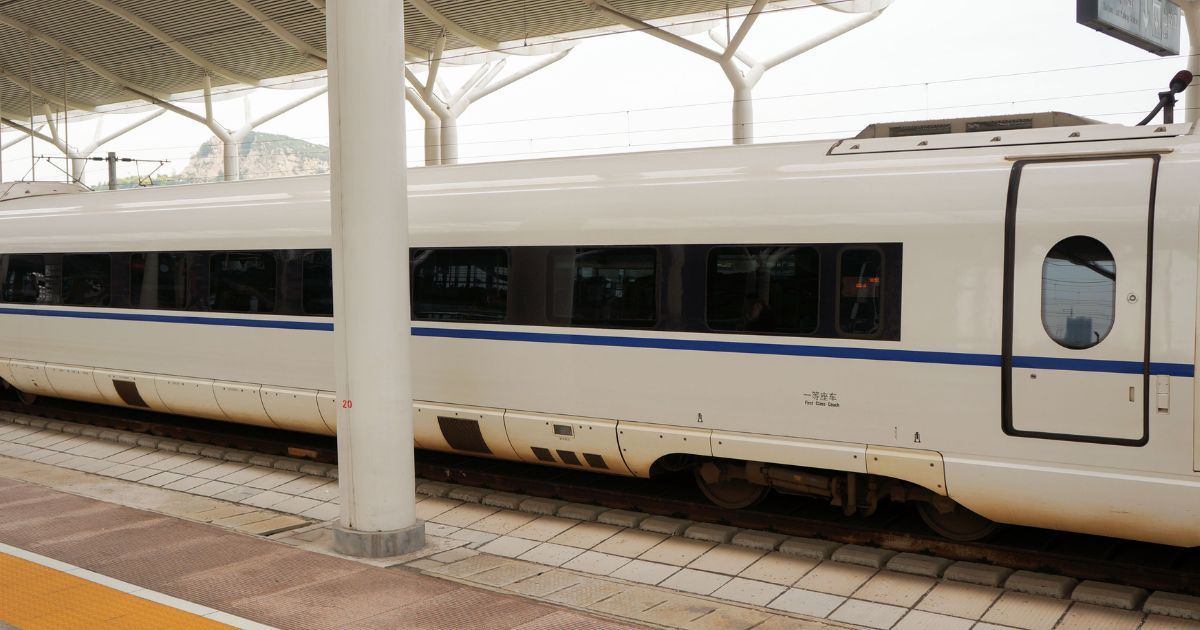 รถไฟความเร็วสูงจีนชั้น 1 vs ชั้น 2 ต่างกันอย่างไร แบบไหนคุ้มกว่า | Trip.com