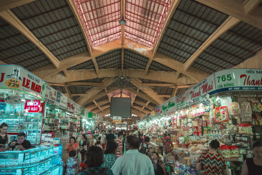 shops at Ben Thanh Market