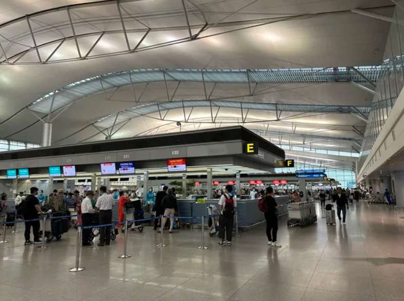 สนามบินโฮจิมินห์ (เตินเซินเญิ้ต)