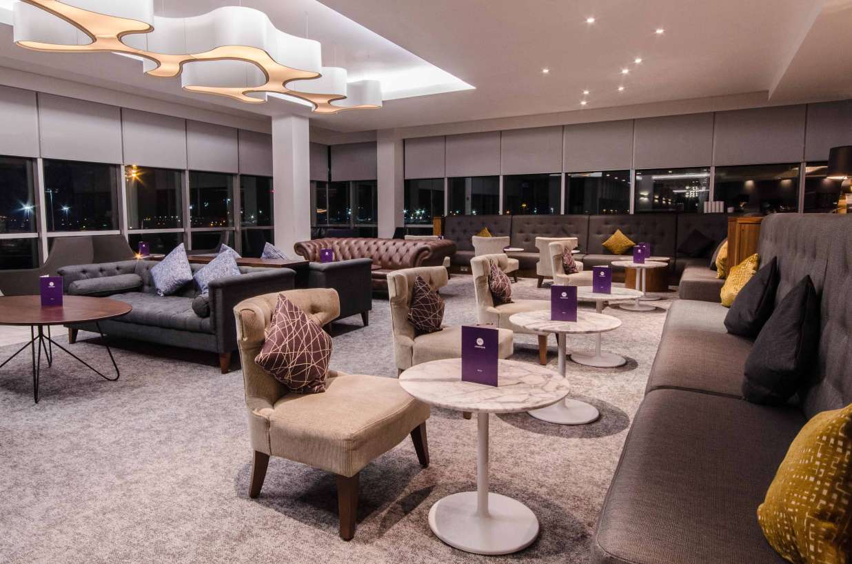 บรรยากาศ London Gatwick Airport Lounge