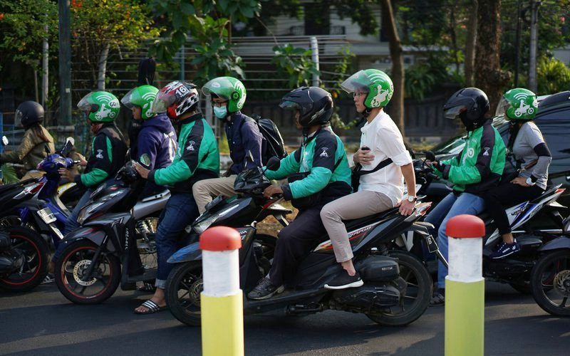 A bunch of Gojek drivers