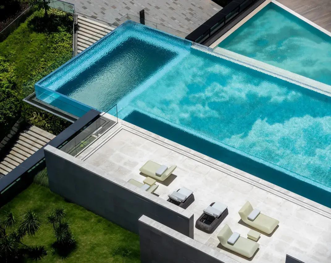 深圳國際會展中心皇冠假日酒店無邊際泳池