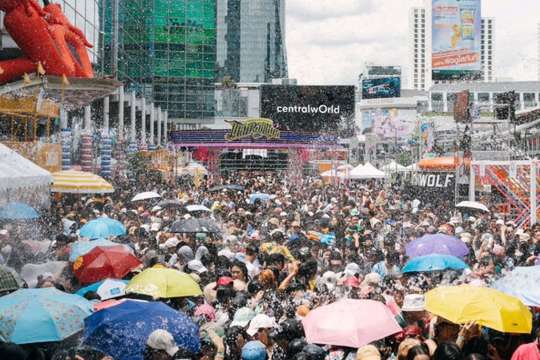 CentralWorld: งานสงกรานต์ใจกลางเมืองสุดมันส์