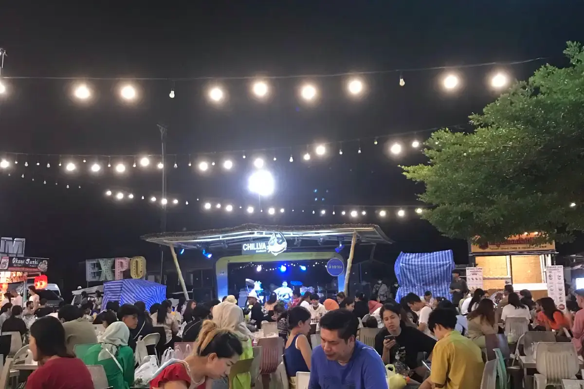 scene at Lard Yai Sunday Night Market