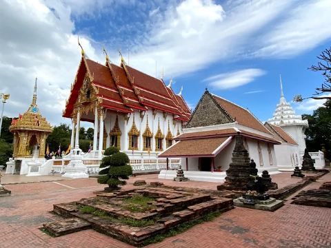 30. วัดชมภูเวก