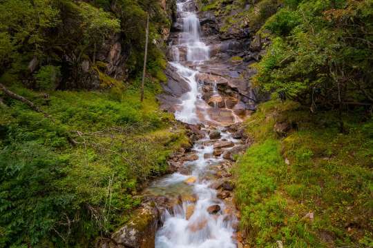 น้ำตกมังกรขาว (White Dragon Waterfall)