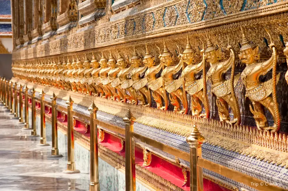 inside Grand Palace & Wat Phra Kaew
