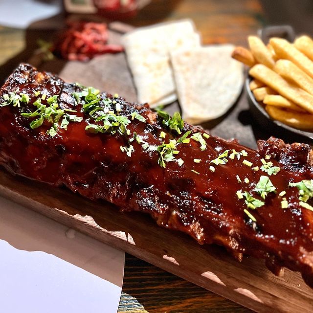 8Five2 Restobar BBQ 豬肋骨