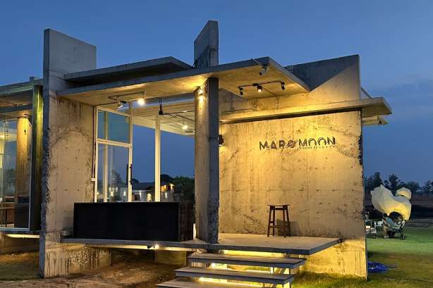 MARsMOON Cafe & Restaurant