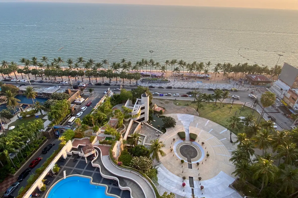 หาดจอมเทียน