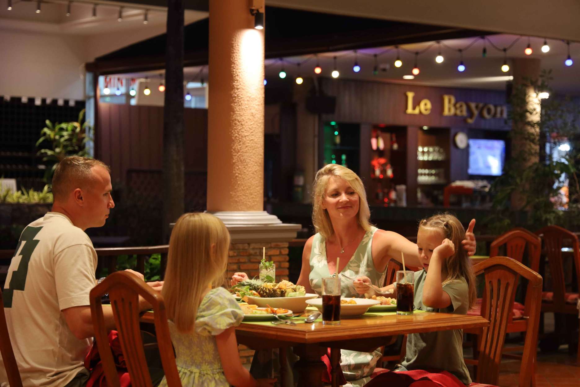 Poolside Restaurant