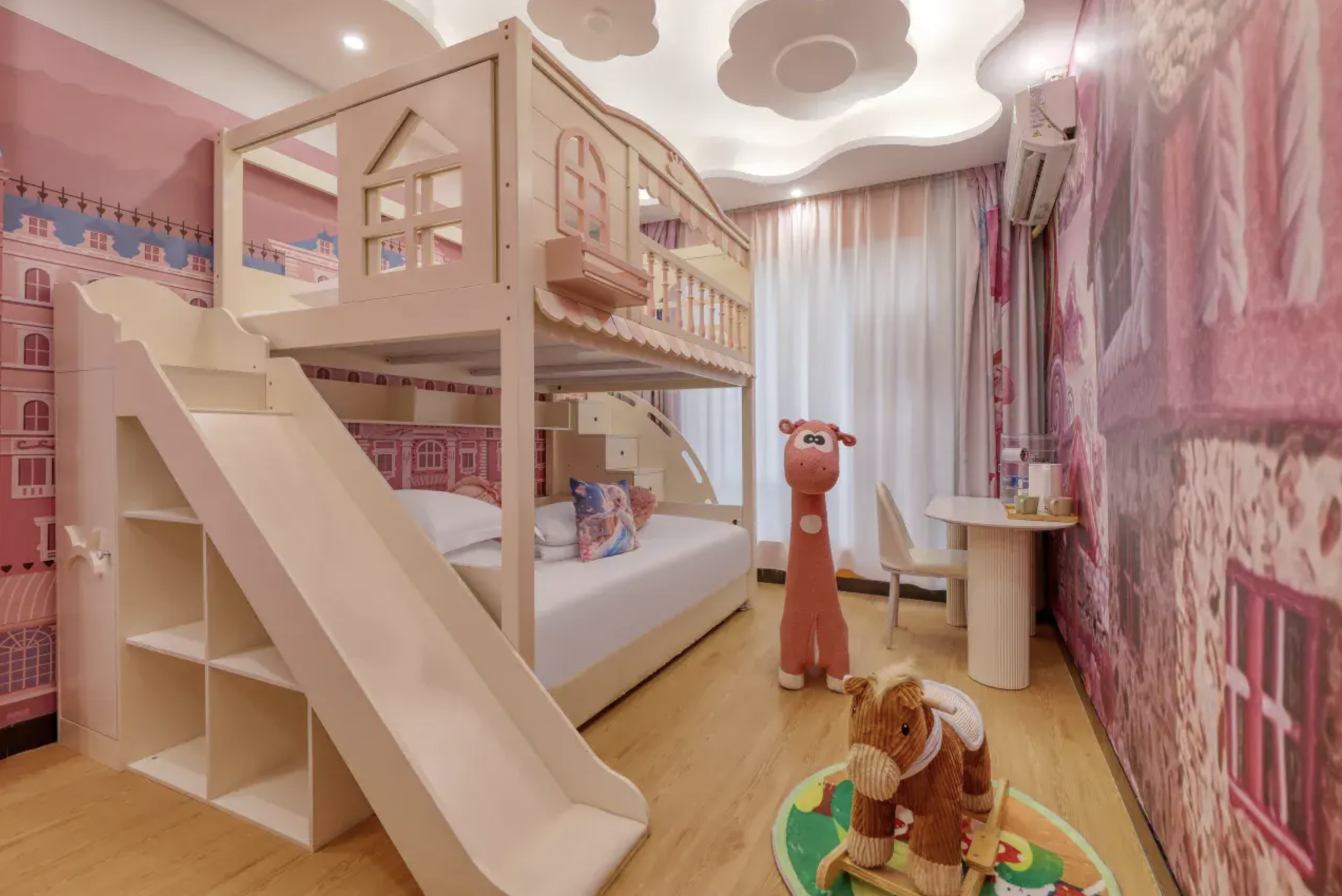 廣州滑梯酒店 | # 2 萬象精品主題酒店（廣州長隆野生動物世界北門店）