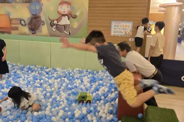 墾丁凱撒大飯店設施 B1 休閒中心（健身室、桌球、撞球、不定期 DIY 活動等）