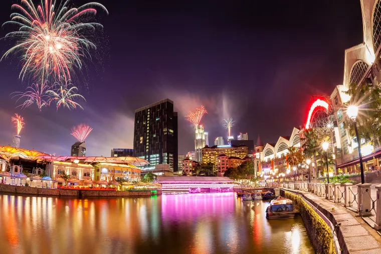 night scene at Singapore River