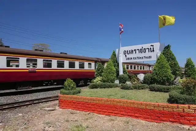 สายอีสานใต้: กรุงเทพฯ – อุบลราชธานี