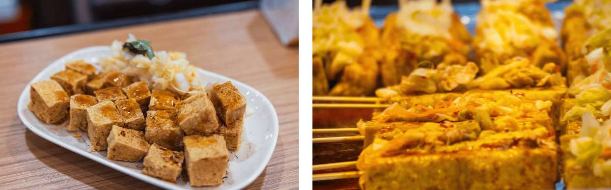 Tofu condimentado y brochetas de comida callejera china en mercado local