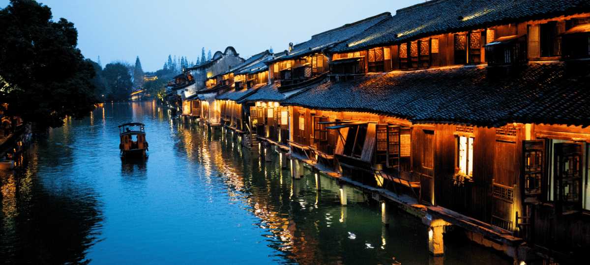 Wuzhen bei Nacht beleuchtet