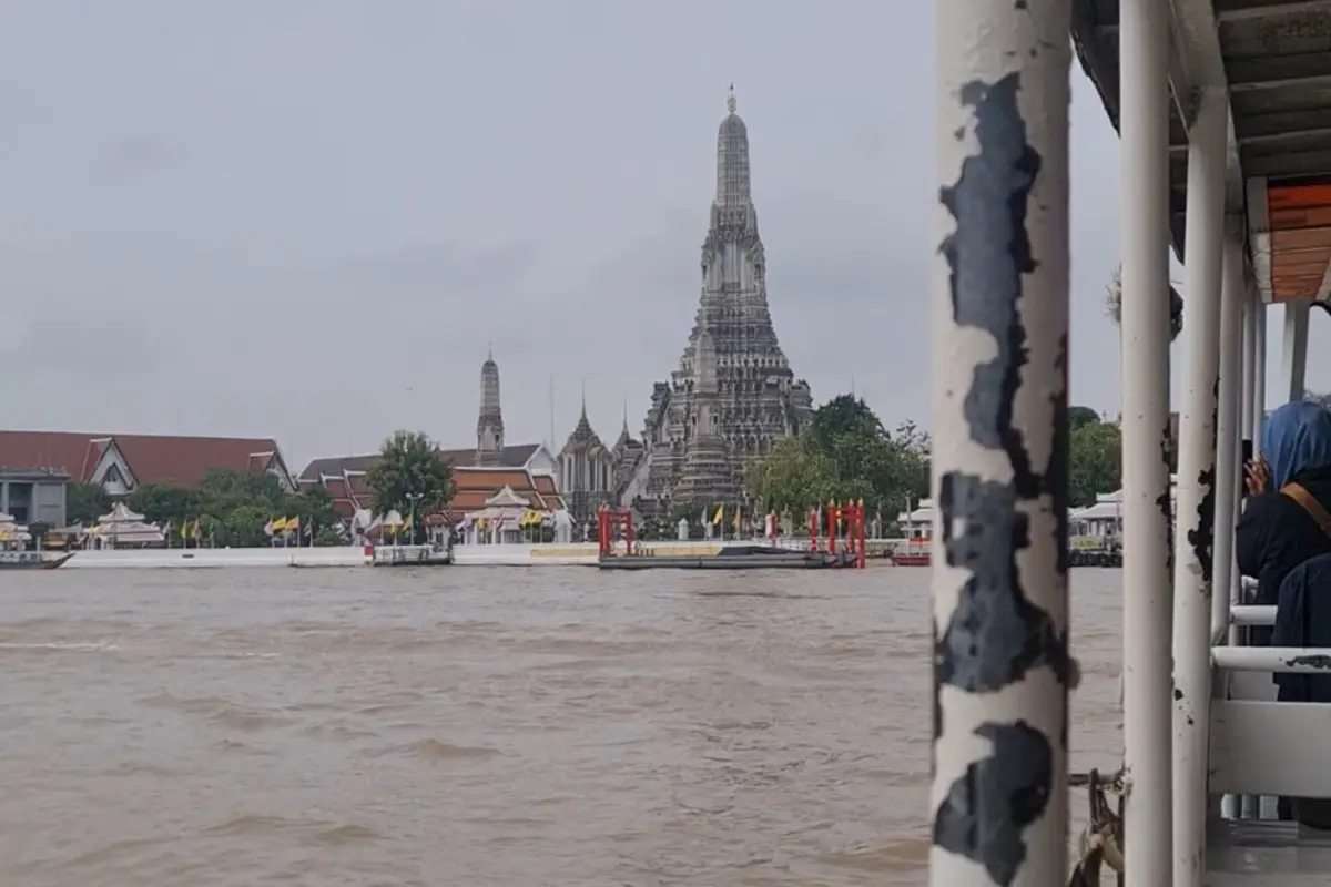 going to Wat Arun