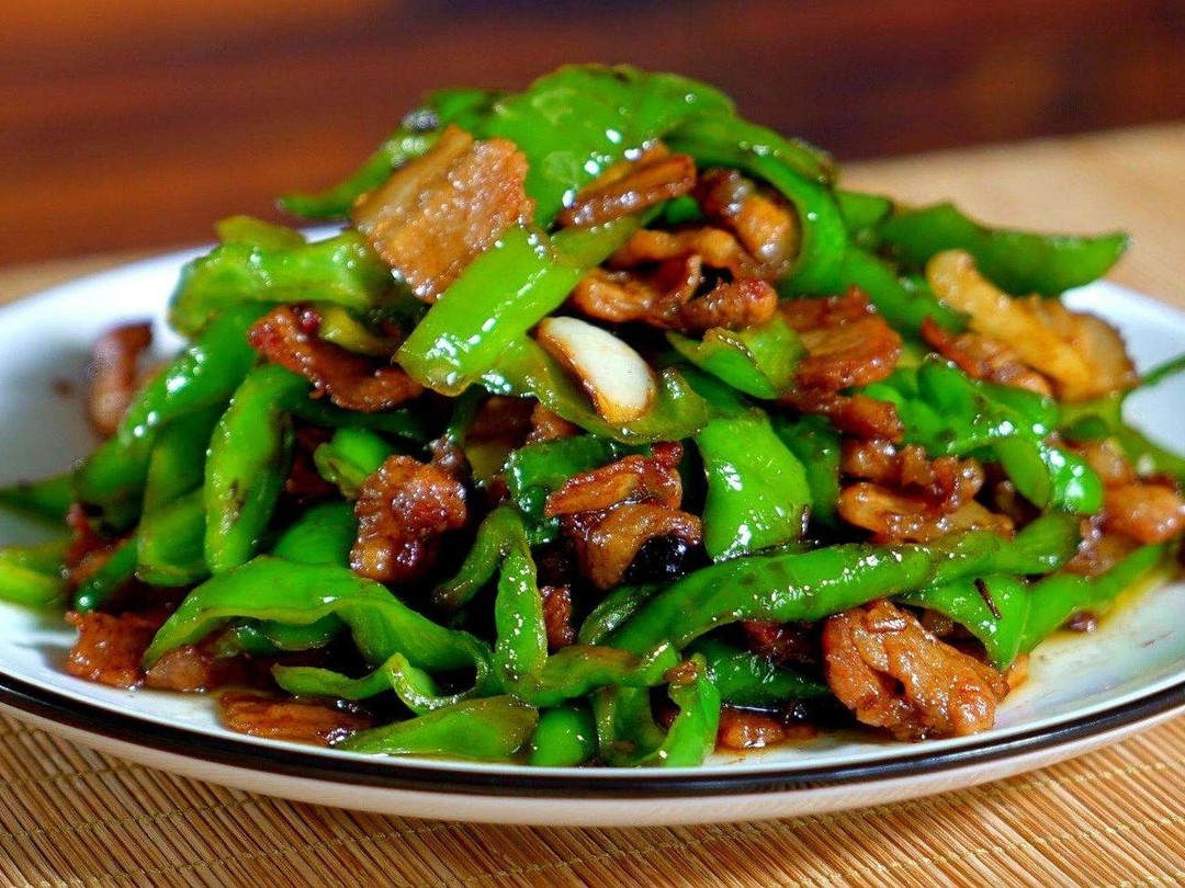 หมูผัดพริกหยูกัน