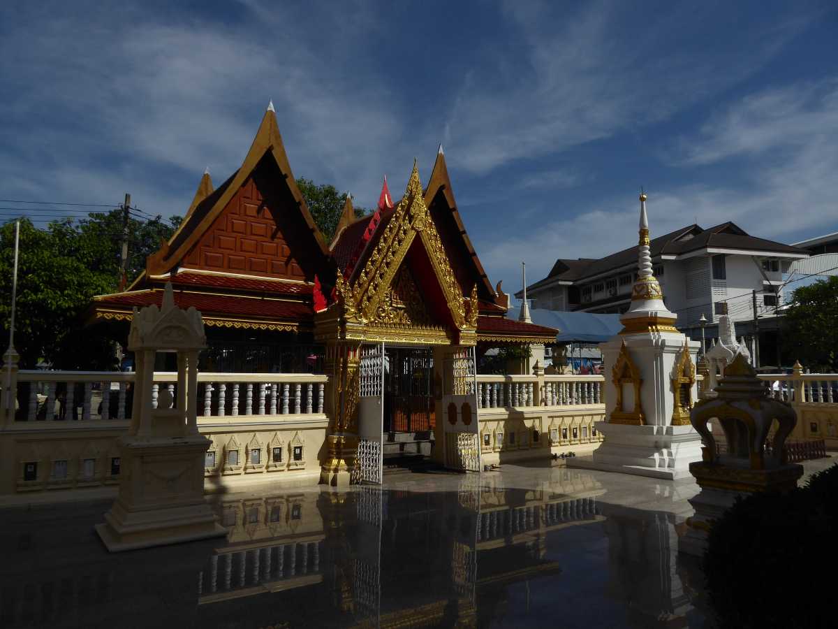 15. วัดสนามเหนือ