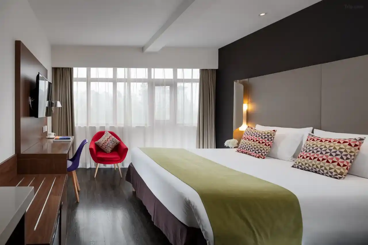 Campanile Hotel-1