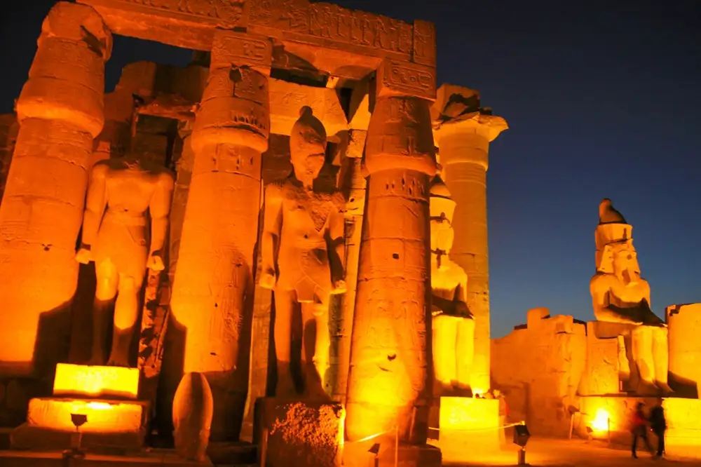 วิหารลักซอร์ (Luxor Temple)